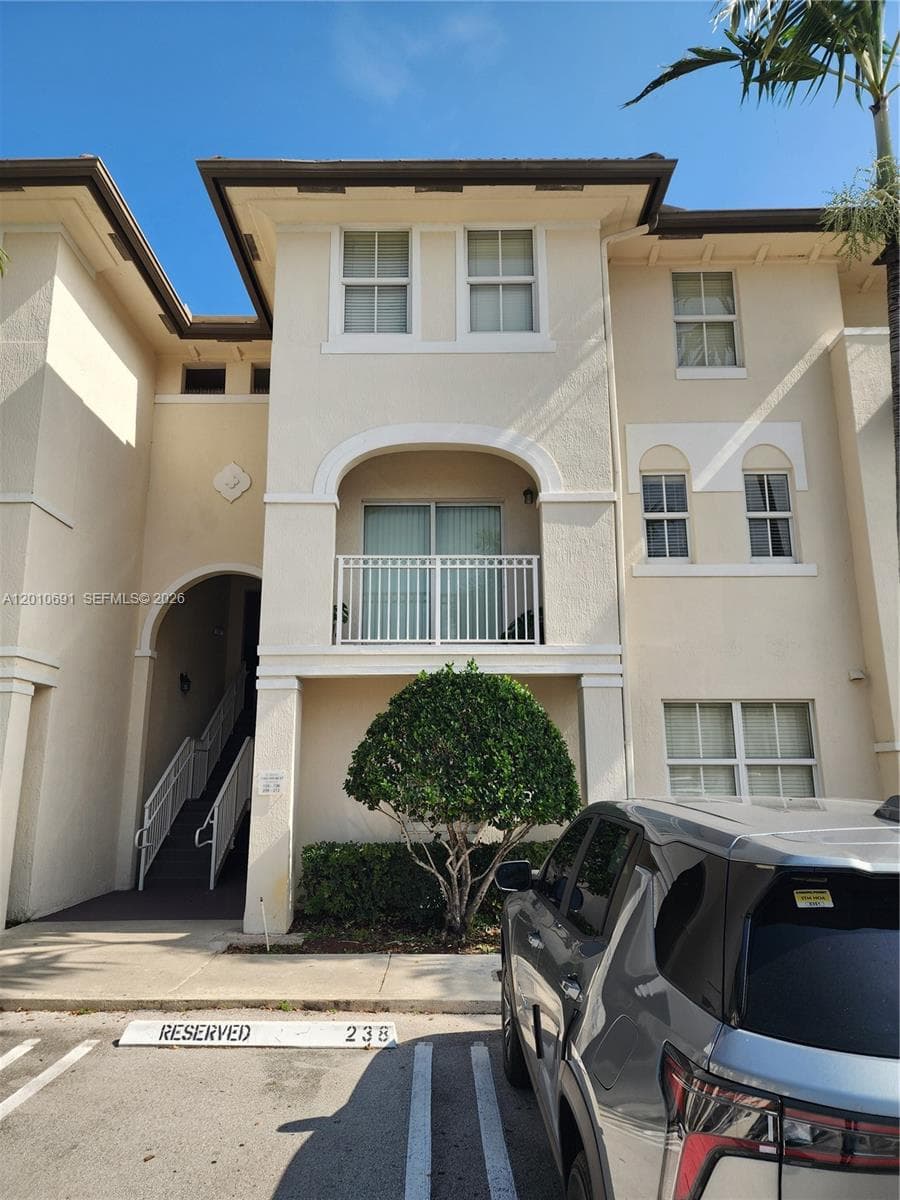 St Mortiz At Doral Condo, Doral, FL — 2