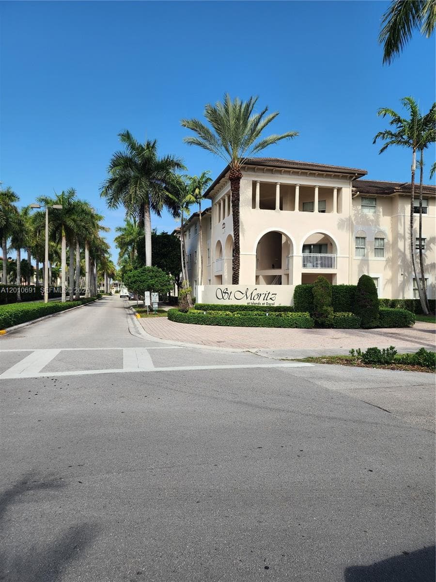 St Mortiz At Doral Condo, Doral, FL — 1