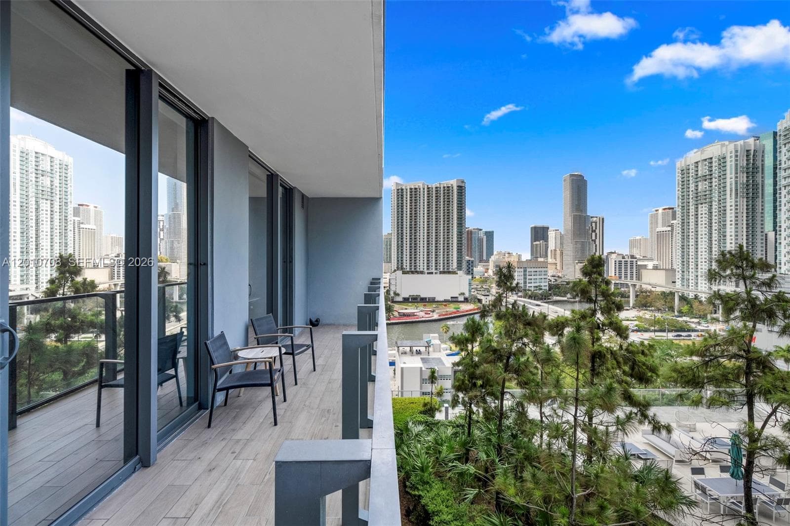88 SW 7th St # 809, Miami FL 33130 — 27