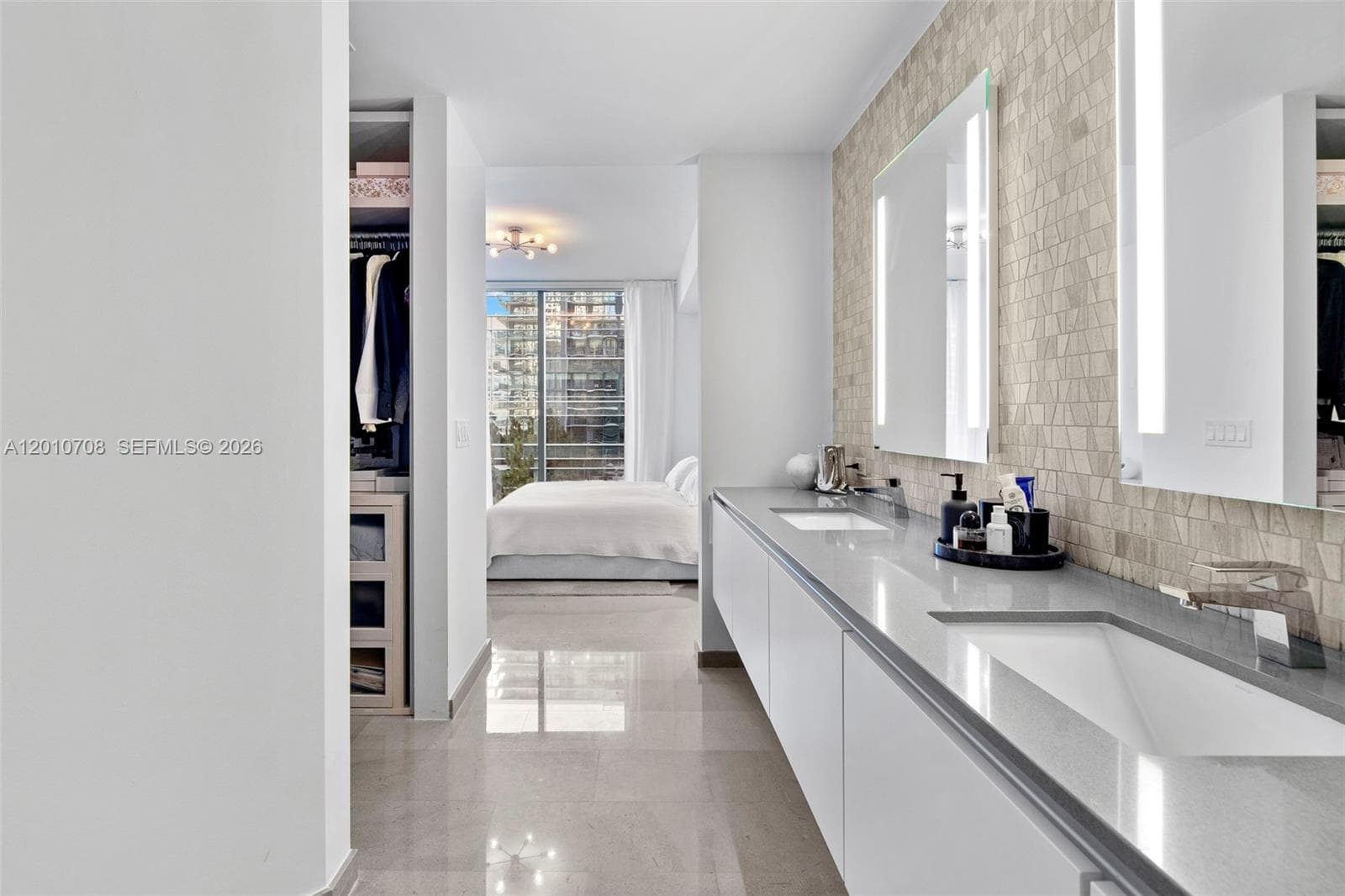 88 SW 7th St # 809, Miami FL 33130 — 16