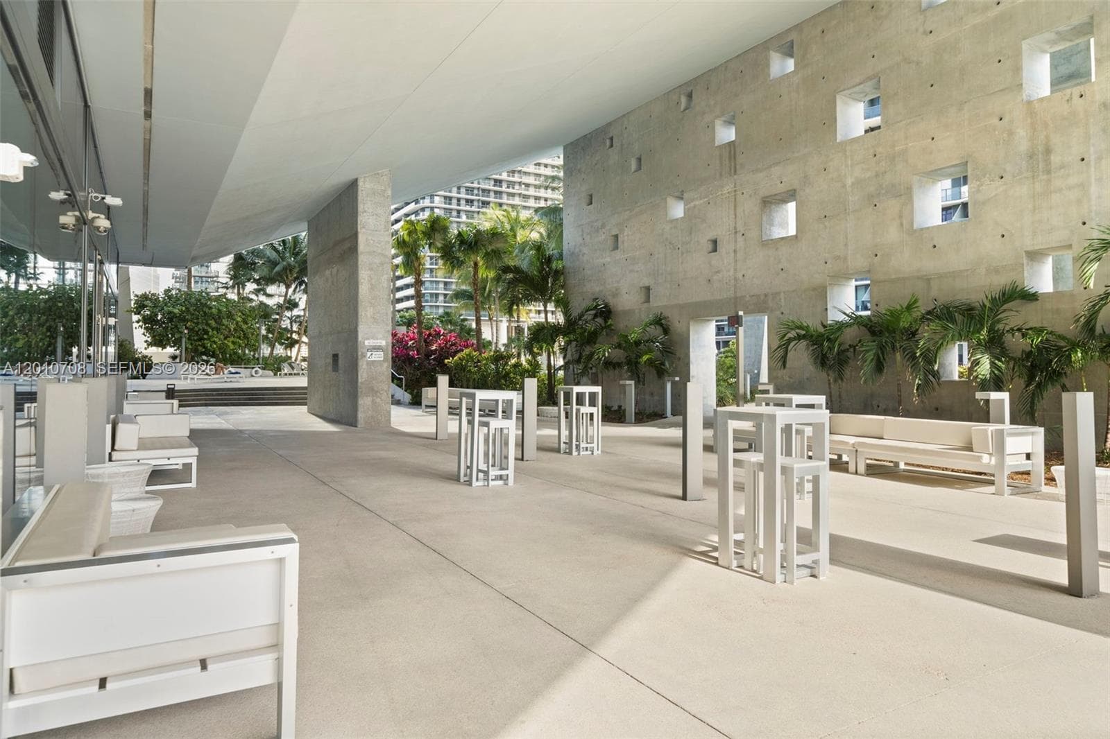 88 SW 7th St # 809, Miami FL 33130 — 30