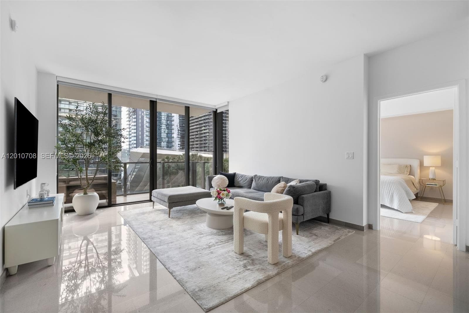 88 SW 7th St # 809, Miami FL 33130 — 10