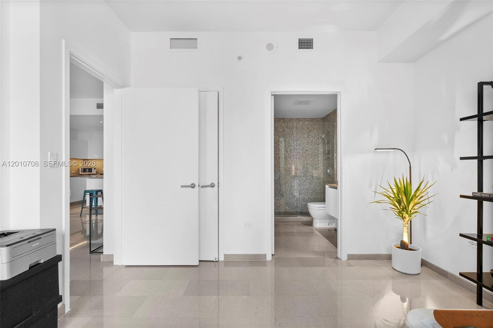 88 SW 7th St # 809, Miami FL 33130 — 25