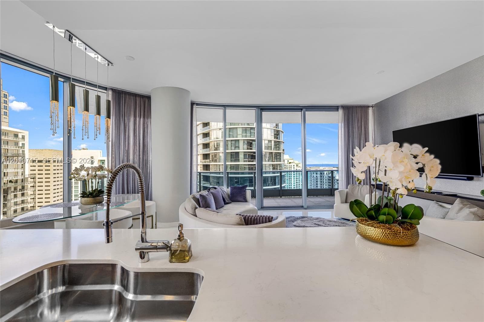 200 Biscayne Boulevard Way # 4401, Miami FL 33131 — 5