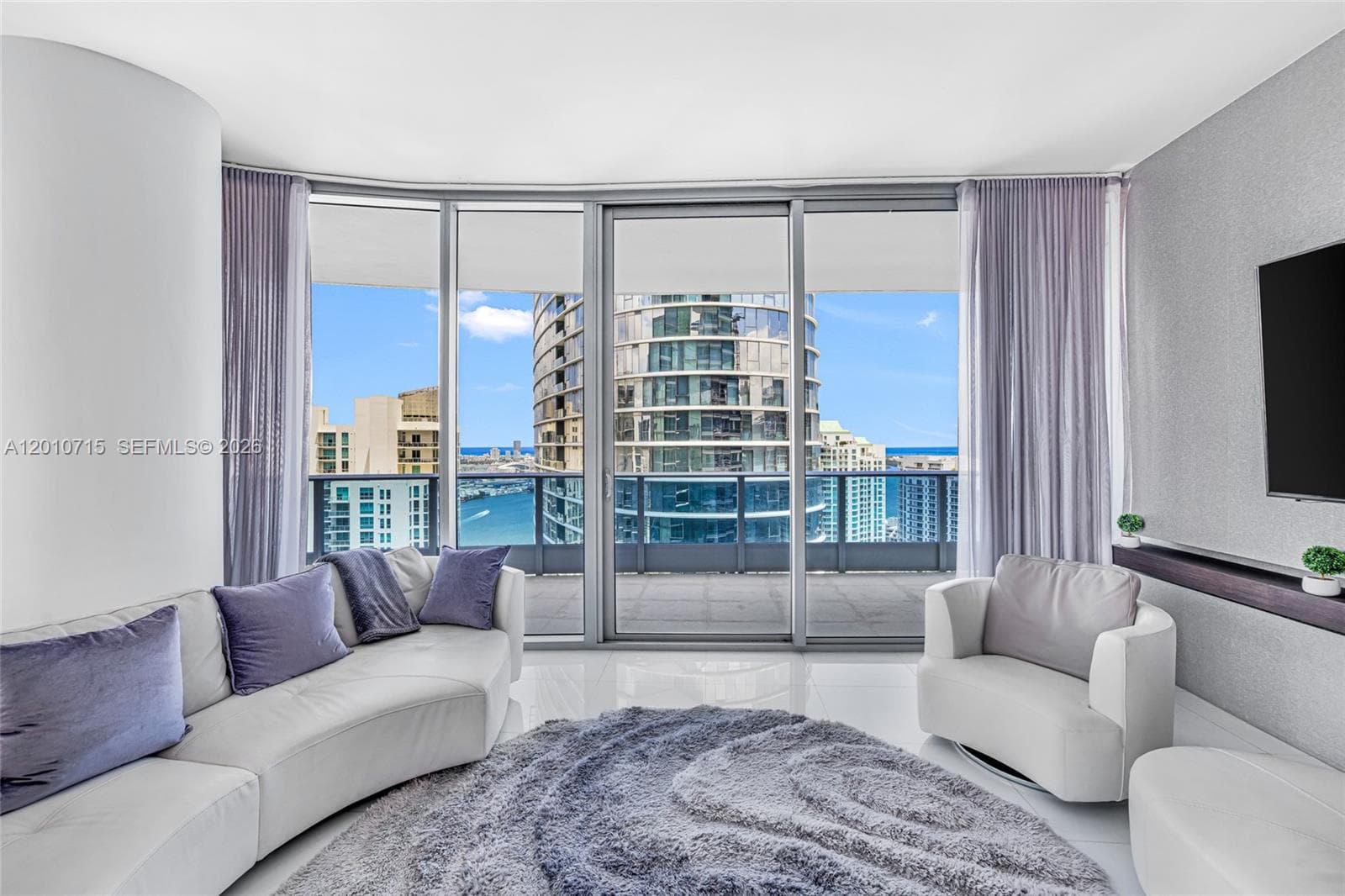 200 Biscayne Boulevard Way # 4401, Miami FL 33131 — 11