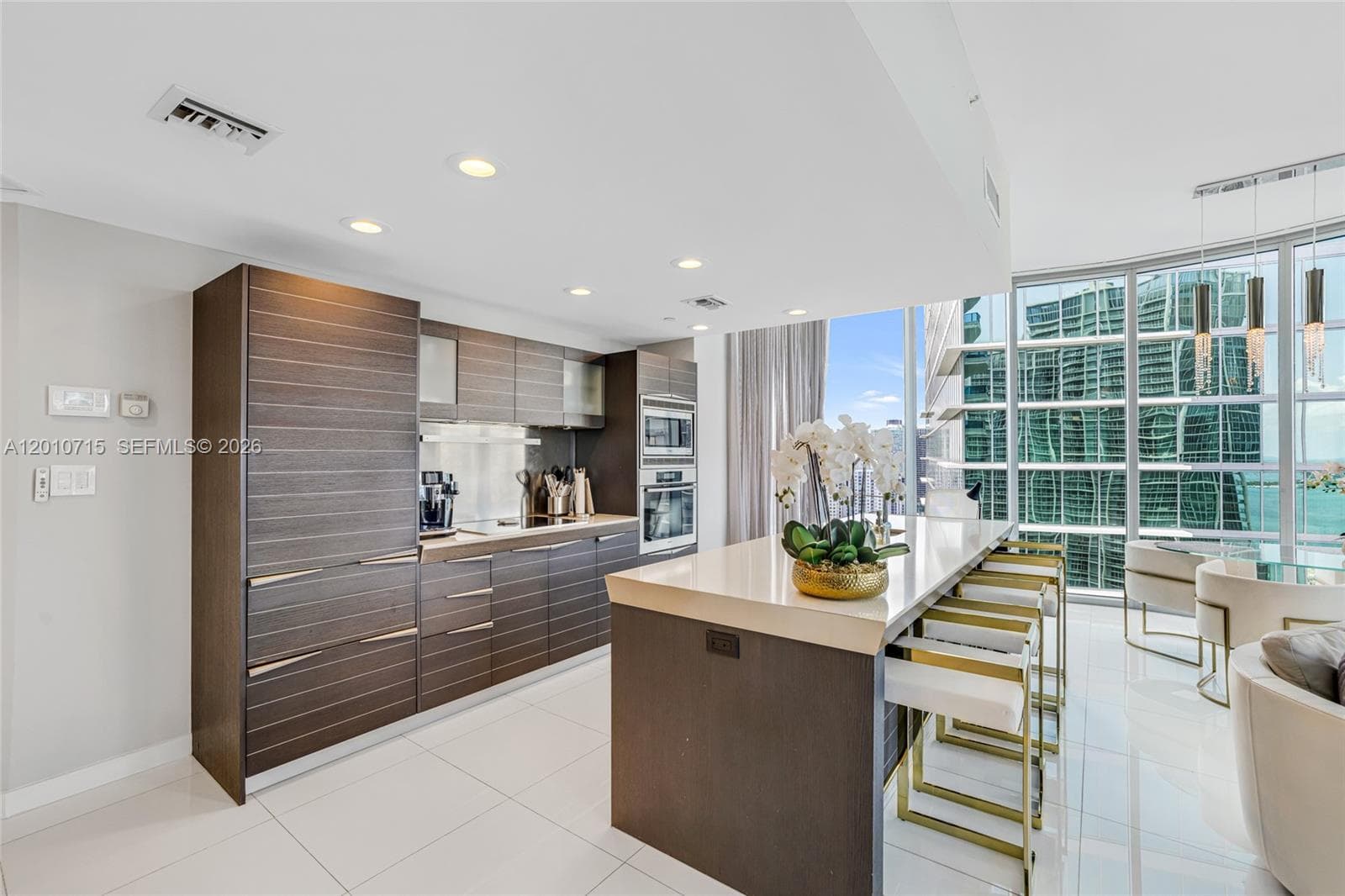 200 Biscayne Boulevard Way # 4401, Miami FL 33131 — 4