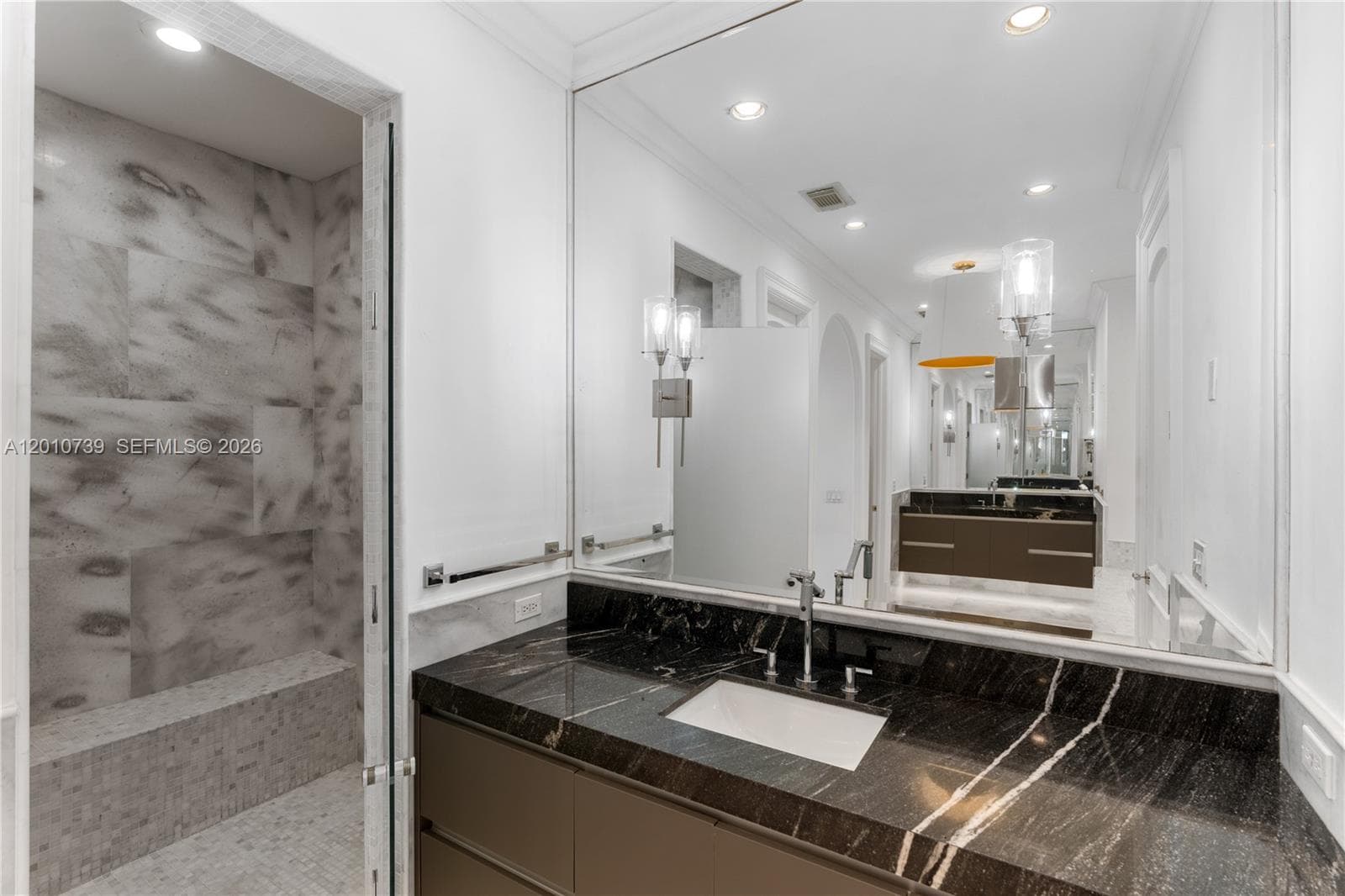 26 Tahiti Beach Island Rd, Coral Gables FL 33143 — 33
