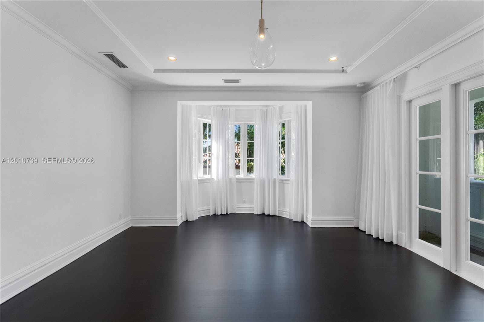 26 Tahiti Beach Island Rd, Coral Gables FL 33143 — 37