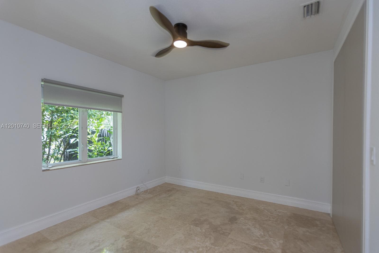 425 N Shore Dr, Miami Beach FL 33141 — 23