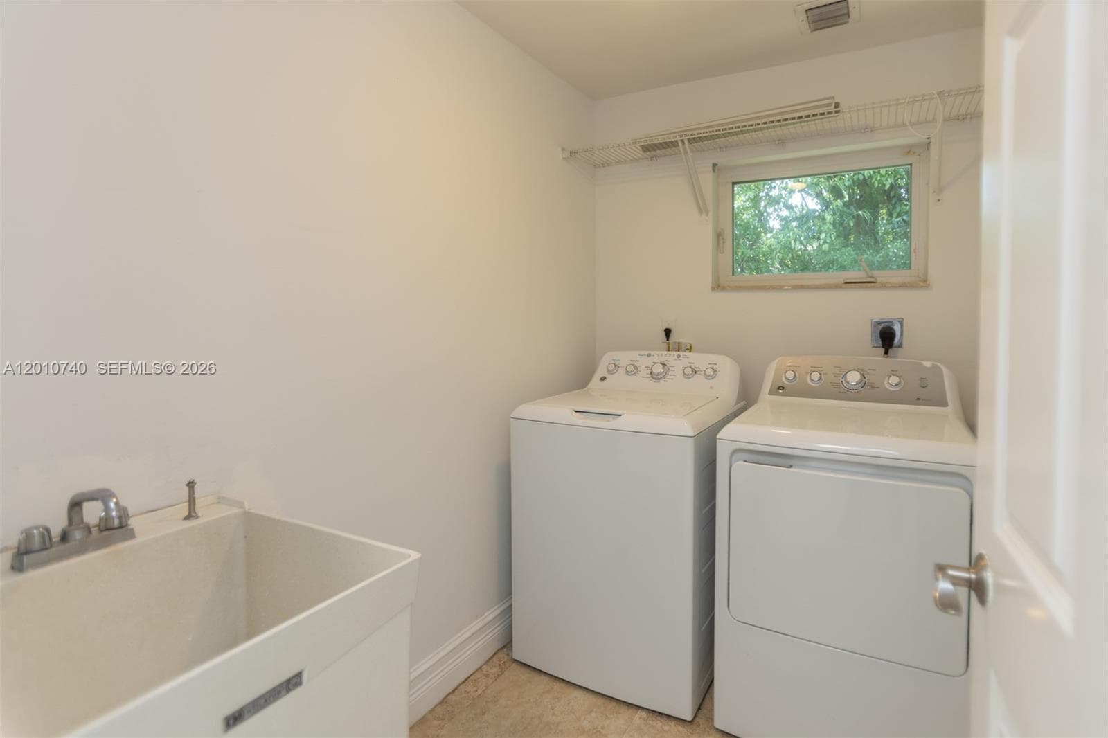 425 N Shore Dr, Miami Beach FL 33141 — 27