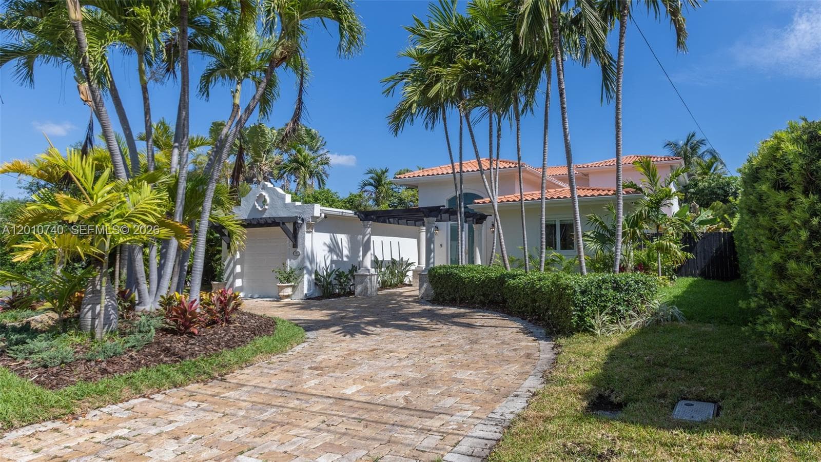 425 N Shore Dr, Miami Beach FL 33141 — 42