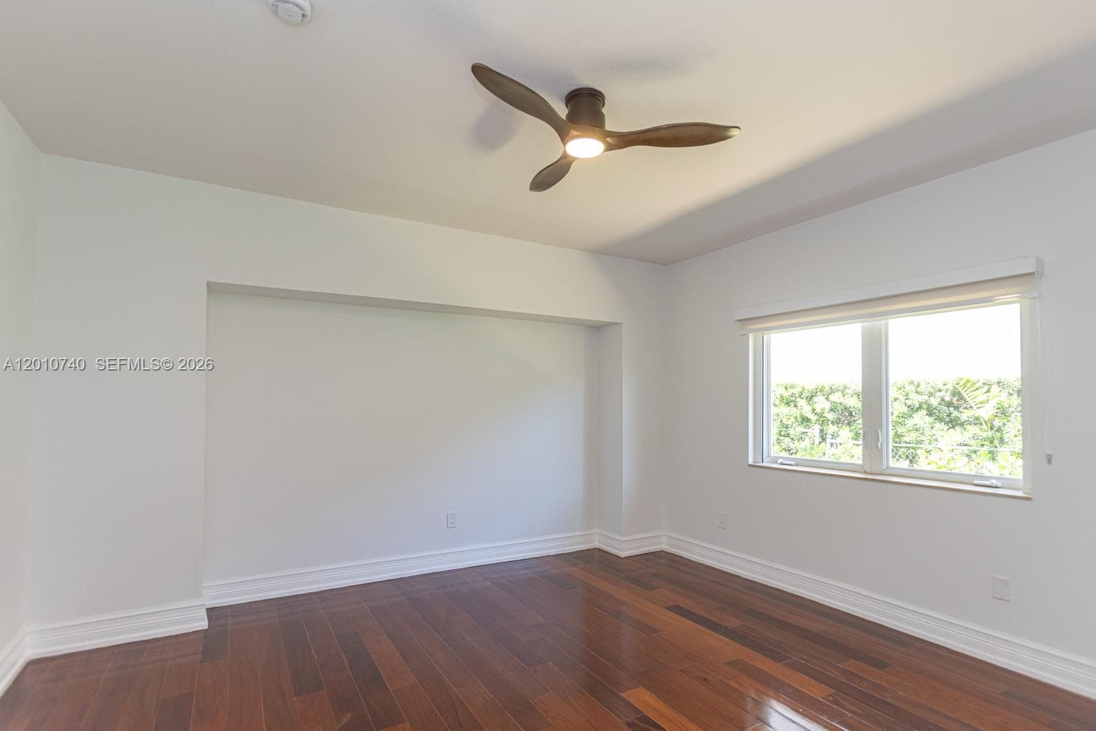 425 N Shore Dr, Miami Beach FL 33141 — 17