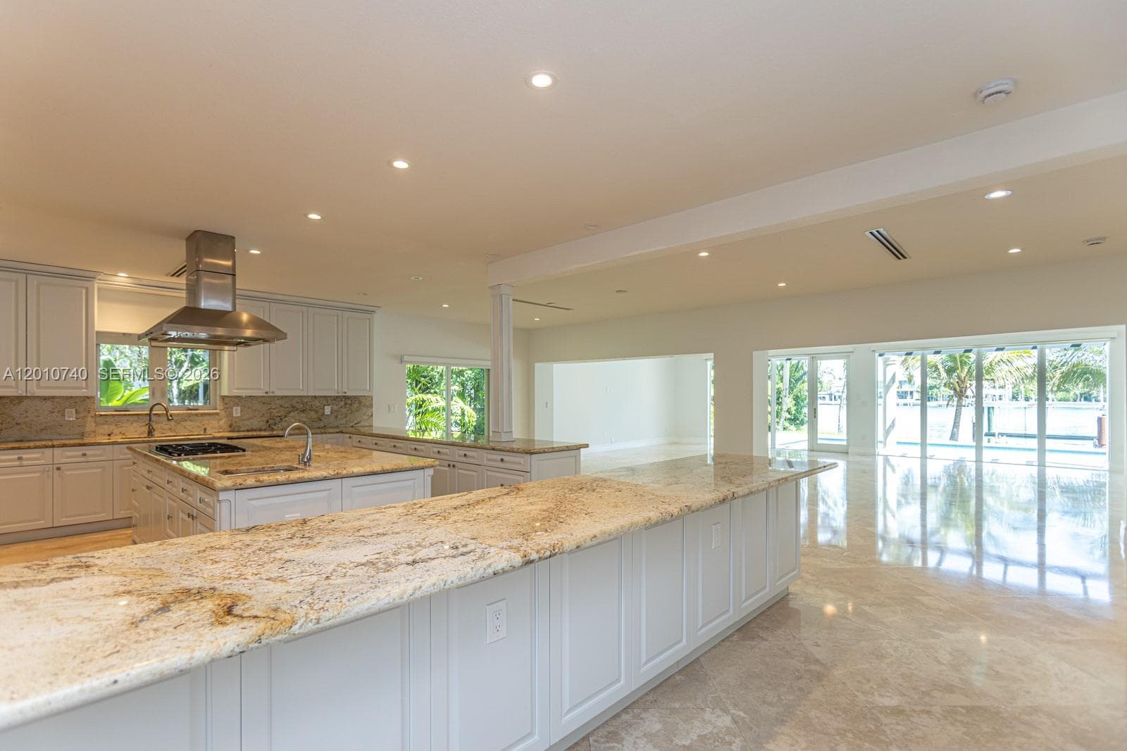 425 N Shore Dr, Miami Beach FL 33141 — 7