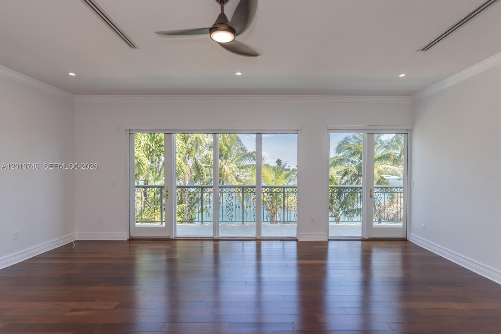 425 N Shore Dr, Miami Beach FL 33141 — 10