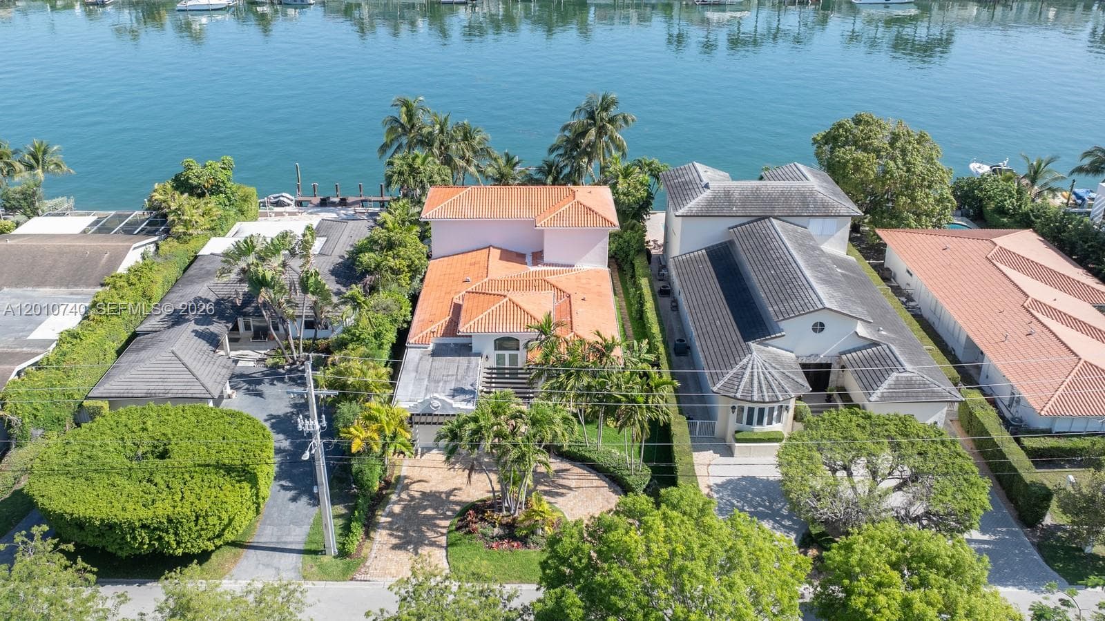 425 N Shore Dr, Miami Beach FL 33141 — 49