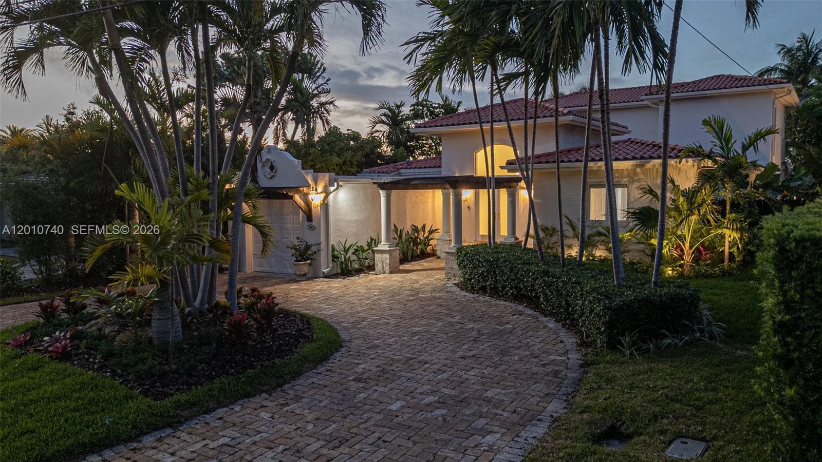 425 N Shore Dr, Miami Beach FL 33141 — 40