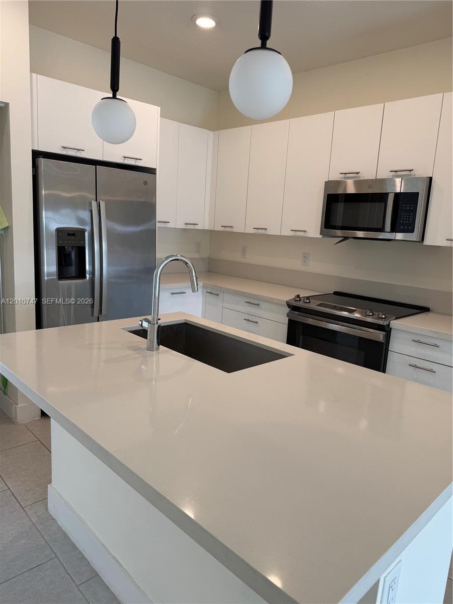 8167 NW 41st St # 308, Doral FL 33166 — 27