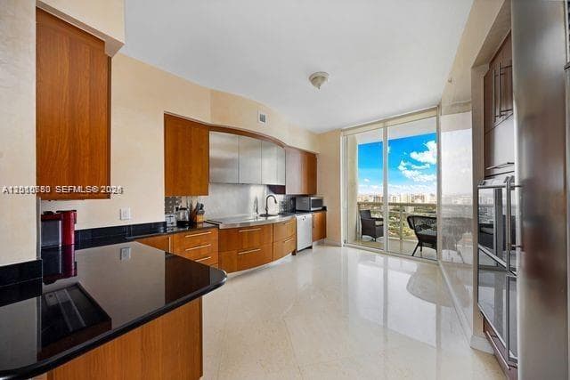 18101 Collins Ave # 4702, Sunny Isles Beach FL 33160 — 17