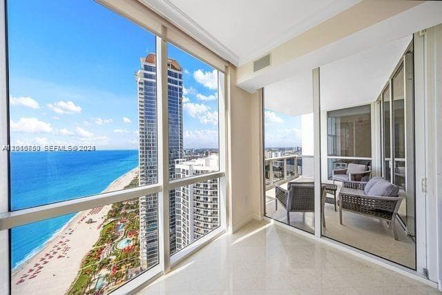 18101 Collins Ave # 4702, Sunny Isles Beach FL 33160 — 25