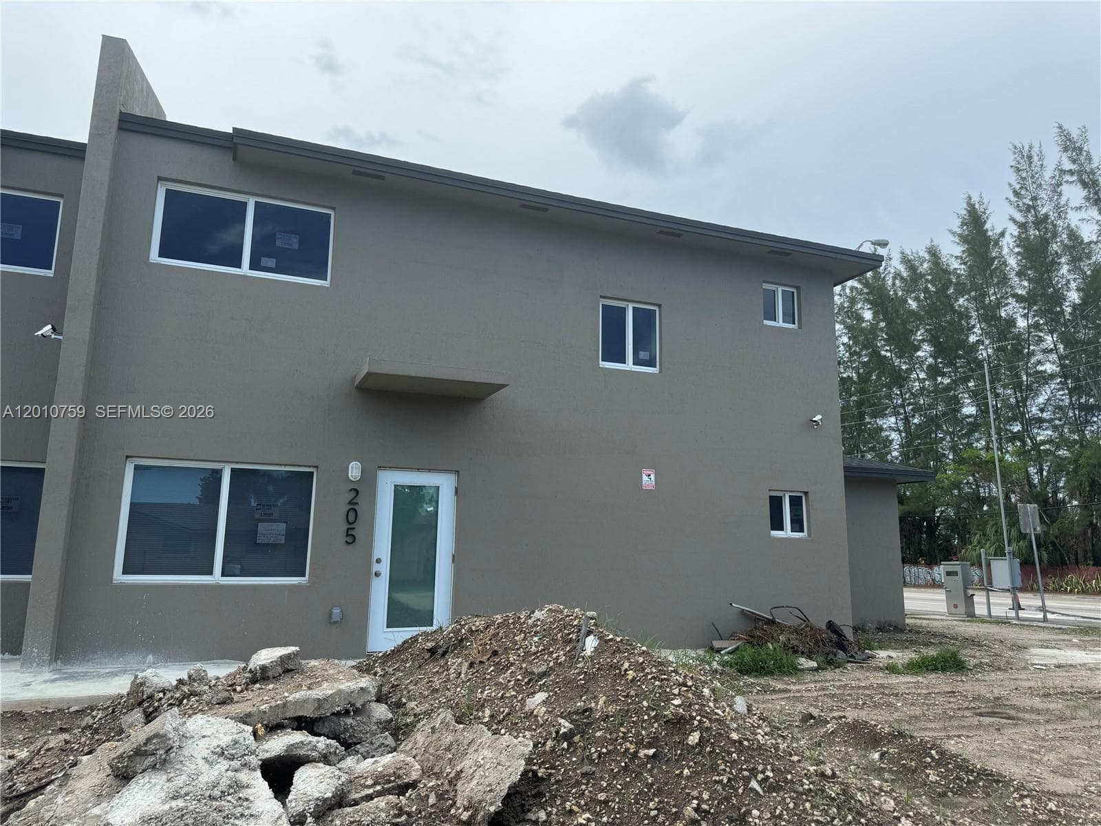 205 NW 159th St, Miami FL 33169 — 1