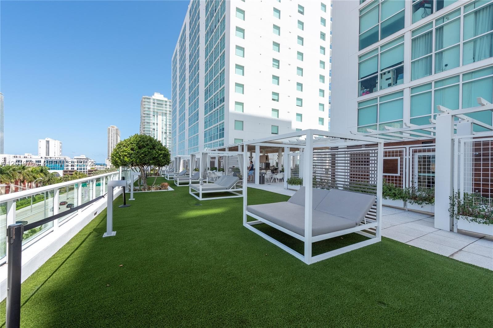 400 Sunny Isles Blvd # 1518, Sunny Isles Beach FL 33160 — 37