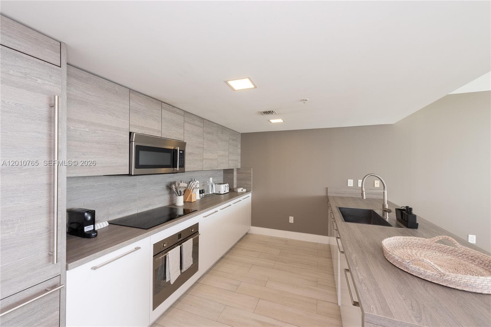 400 Sunny Isles Blvd # 1518, Sunny Isles Beach FL 33160 — 11