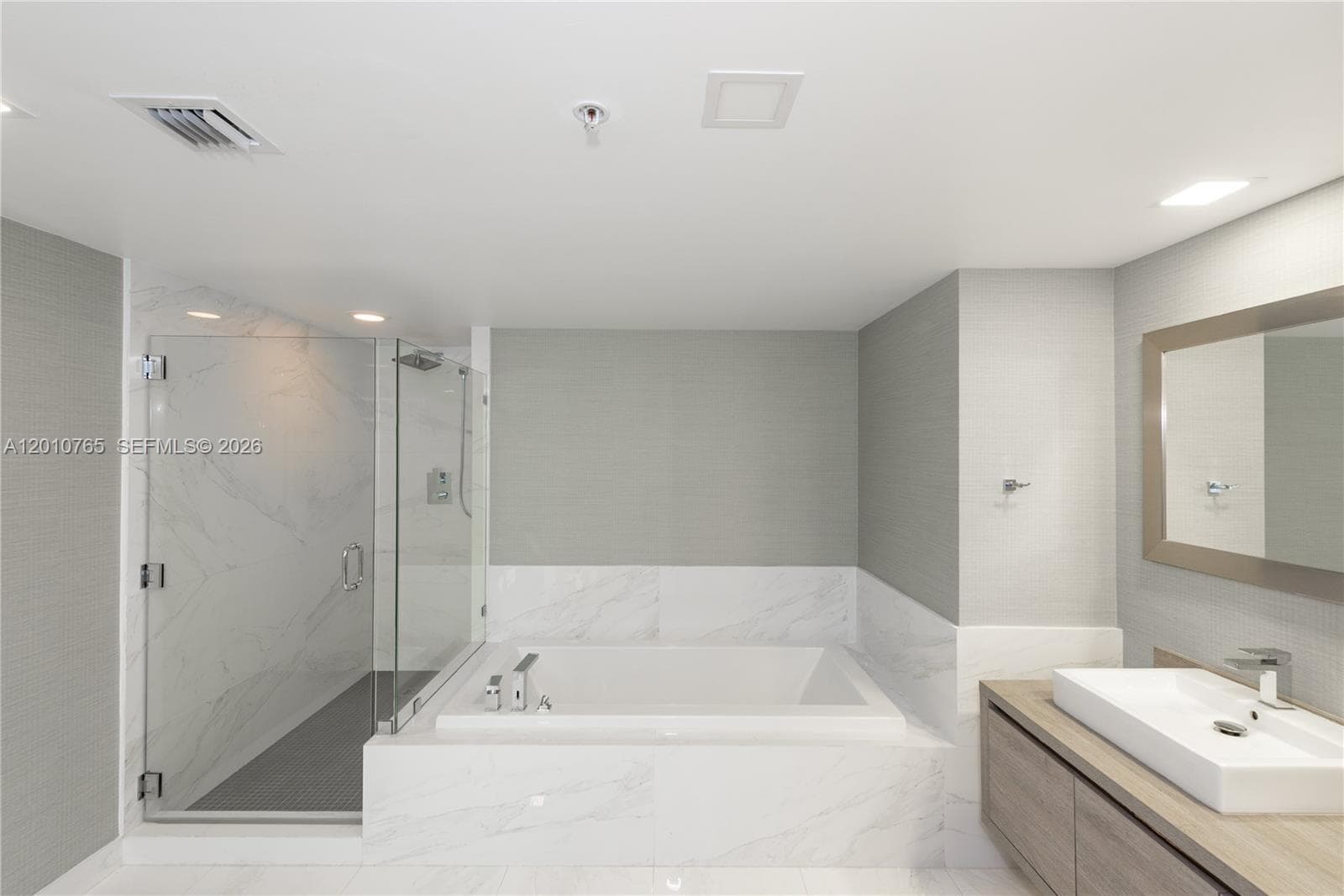 400 Sunny Isles Blvd # 1518, Sunny Isles Beach FL 33160 — 19