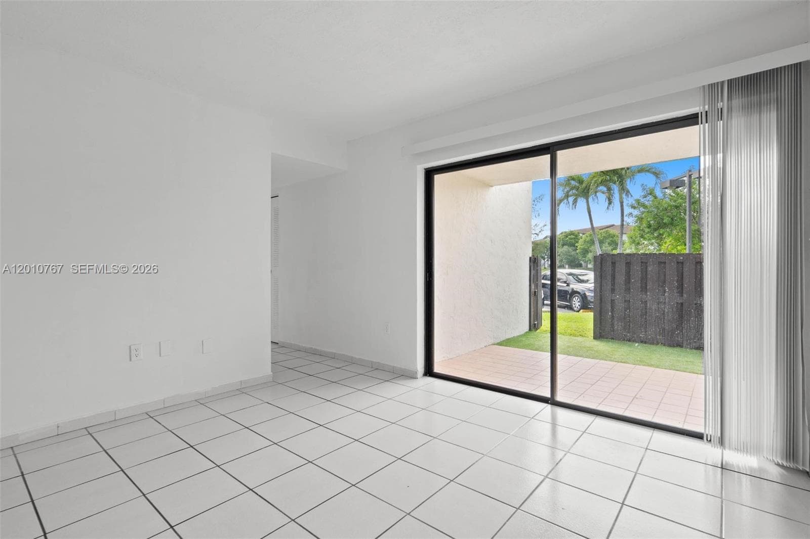 9431 Fontainebleau Blvd # 112, Miami FL 33172 — 22