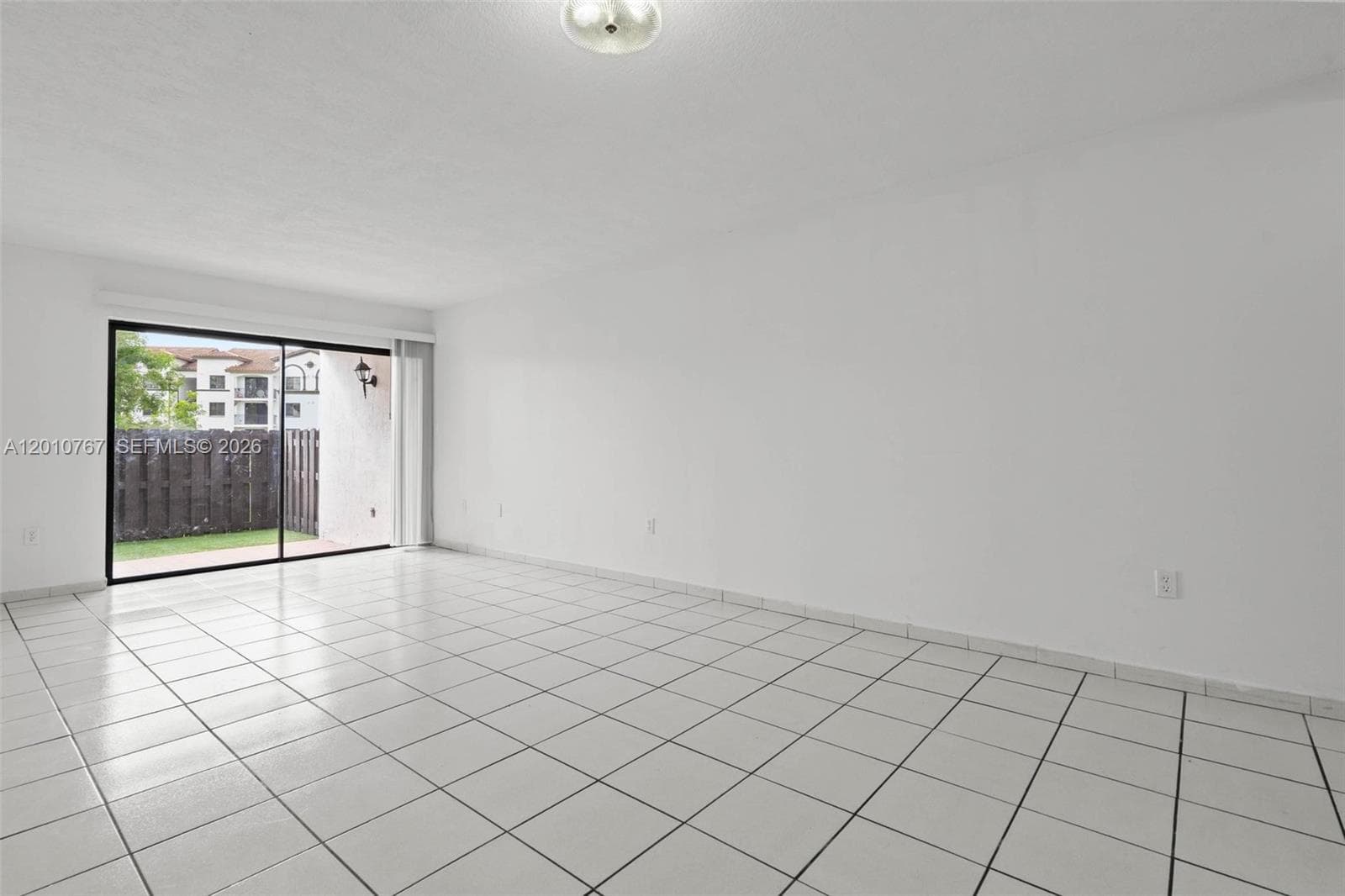 9431 Fontainebleau Blvd # 112, Miami FL 33172 — 5