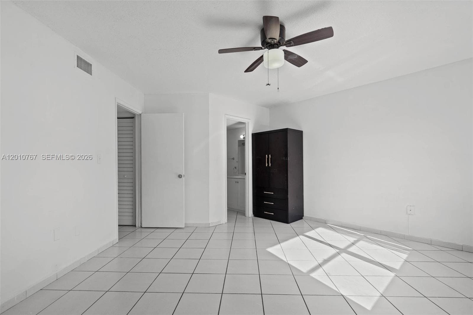 9431 Fontainebleau Blvd # 112, Miami FL 33172 — 9