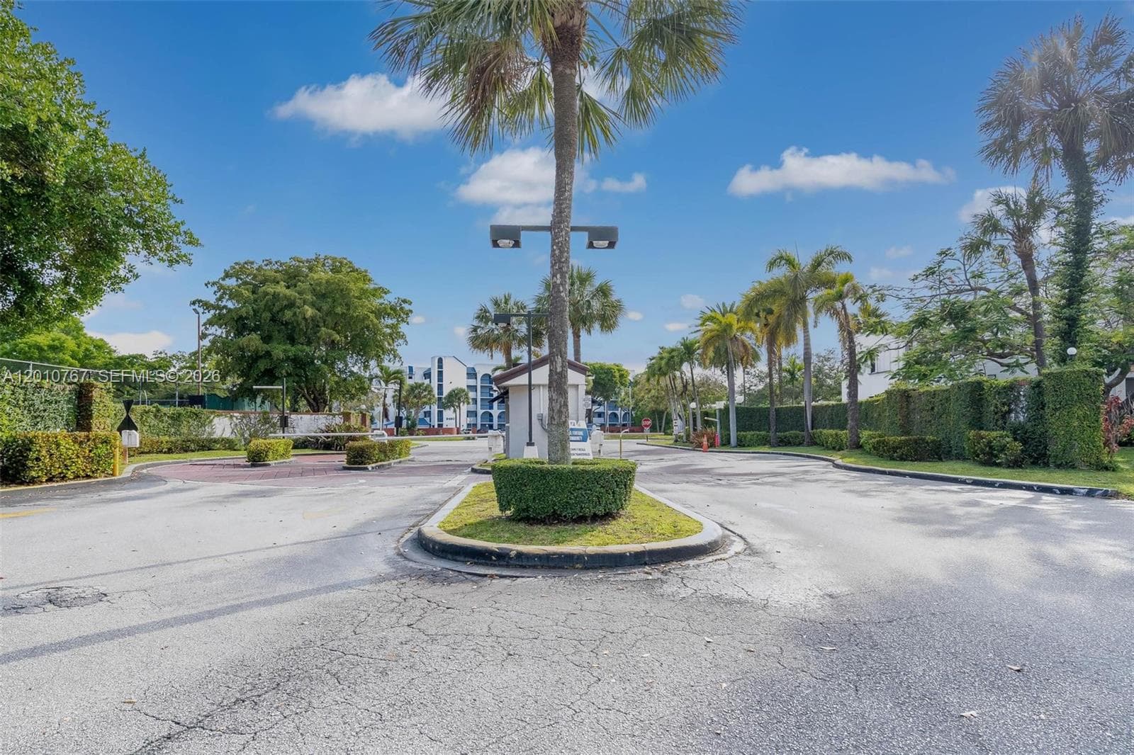9431 Fontainebleau Blvd # 112, Miami FL 33172 — 41