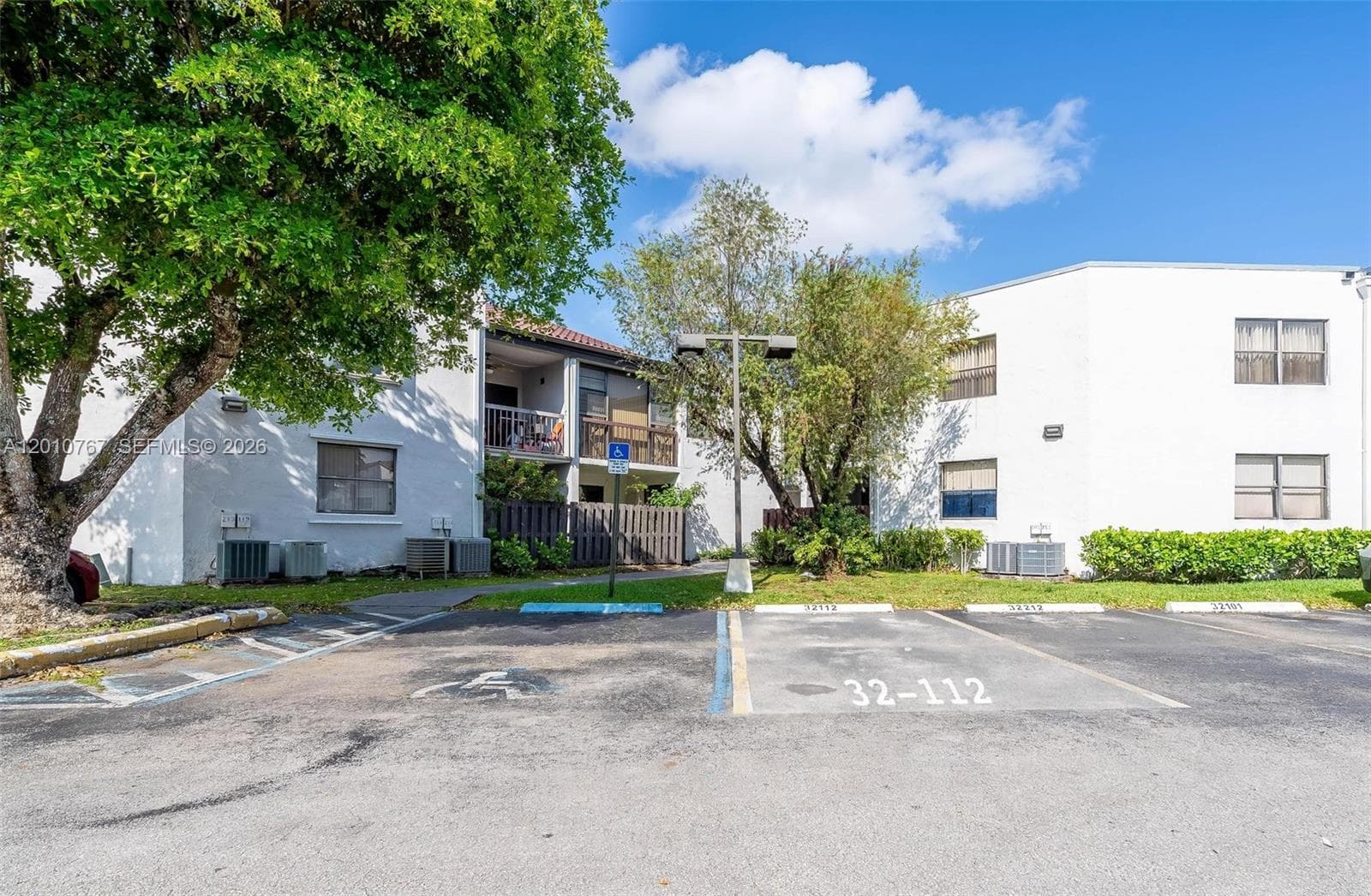 9431 Fontainebleau Blvd # 112, Miami FL 33172 — 44