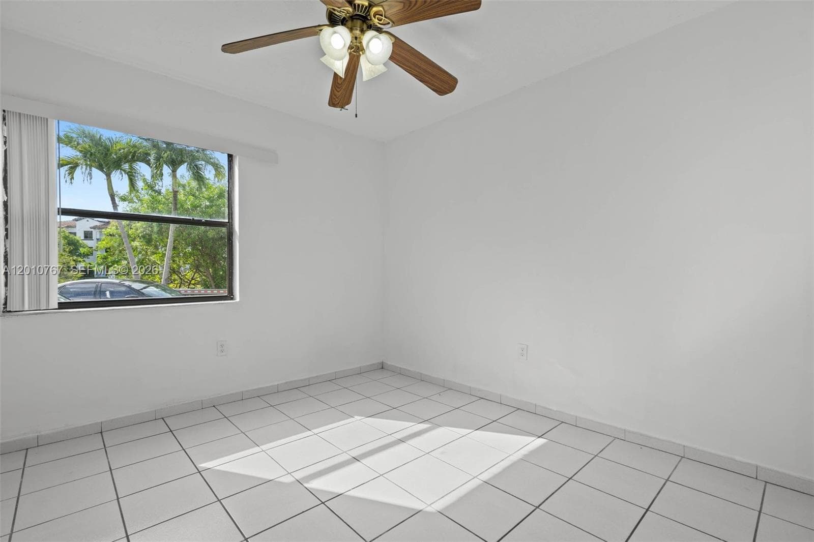 9431 Fontainebleau Blvd # 112, Miami FL 33172 — 35