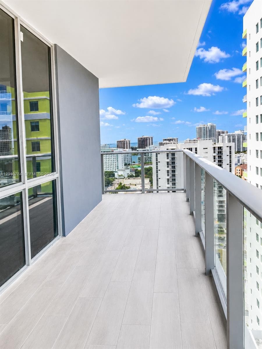 1010 SW 2nd Ave # 1809, Miami FL 33130 — 5