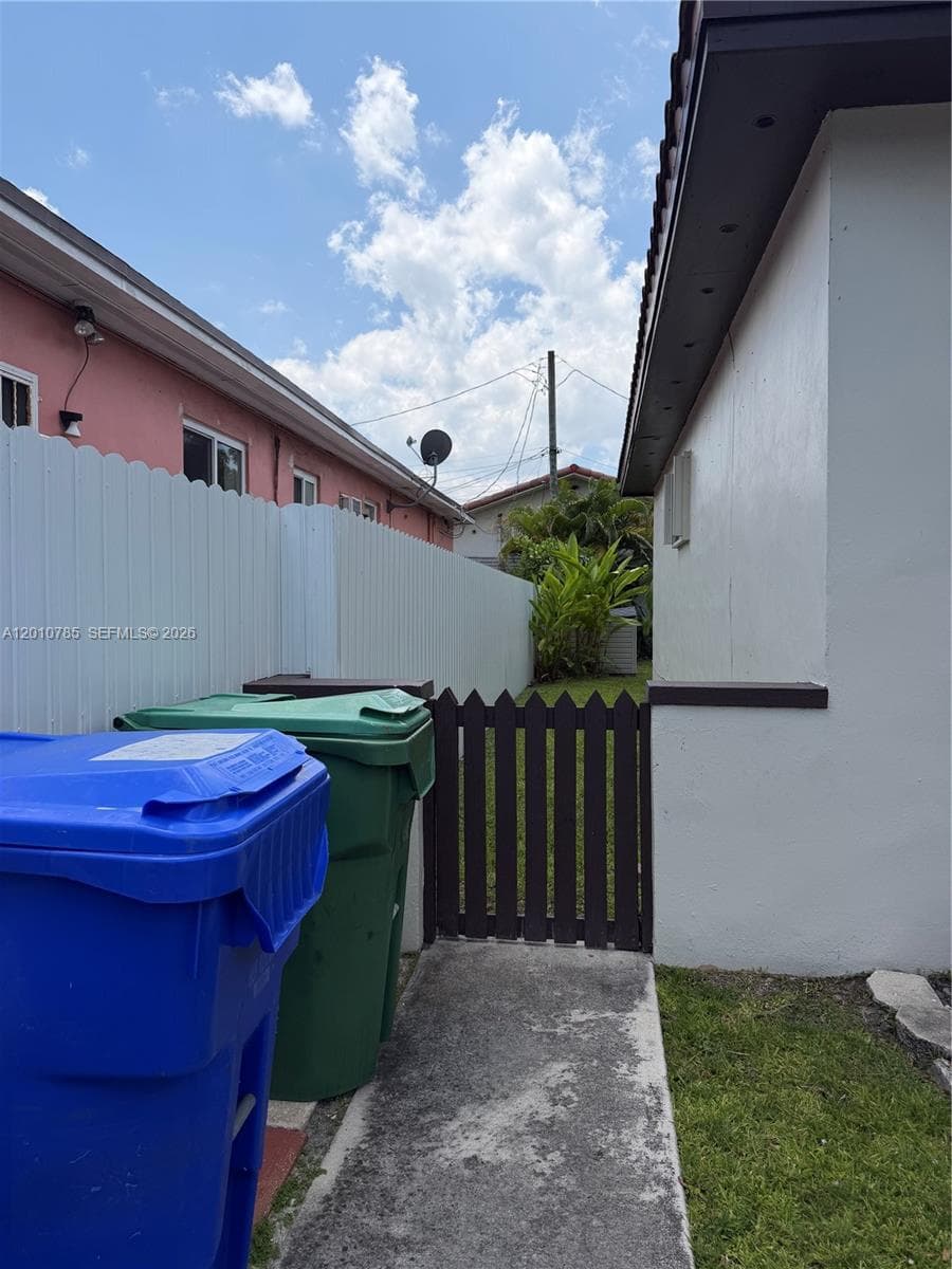 1840 SW 29th Ave # 1840, Miami FL 33145 — 37