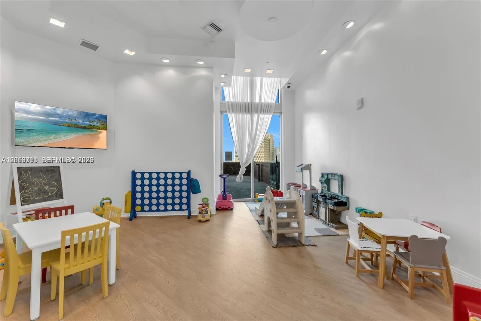 350 S Miami Ave # 3307, Miami FL 33130 — 23