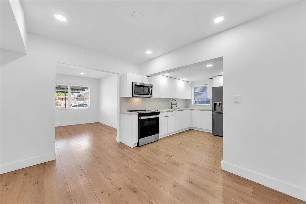 4719 E 8th Court, Hialeah FL 33013 — 16