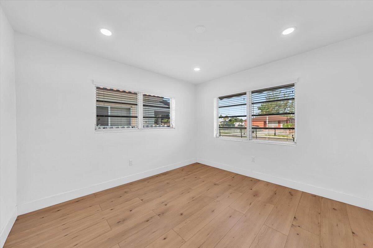 4719 E 8th Court, Hialeah FL 33013 — 20