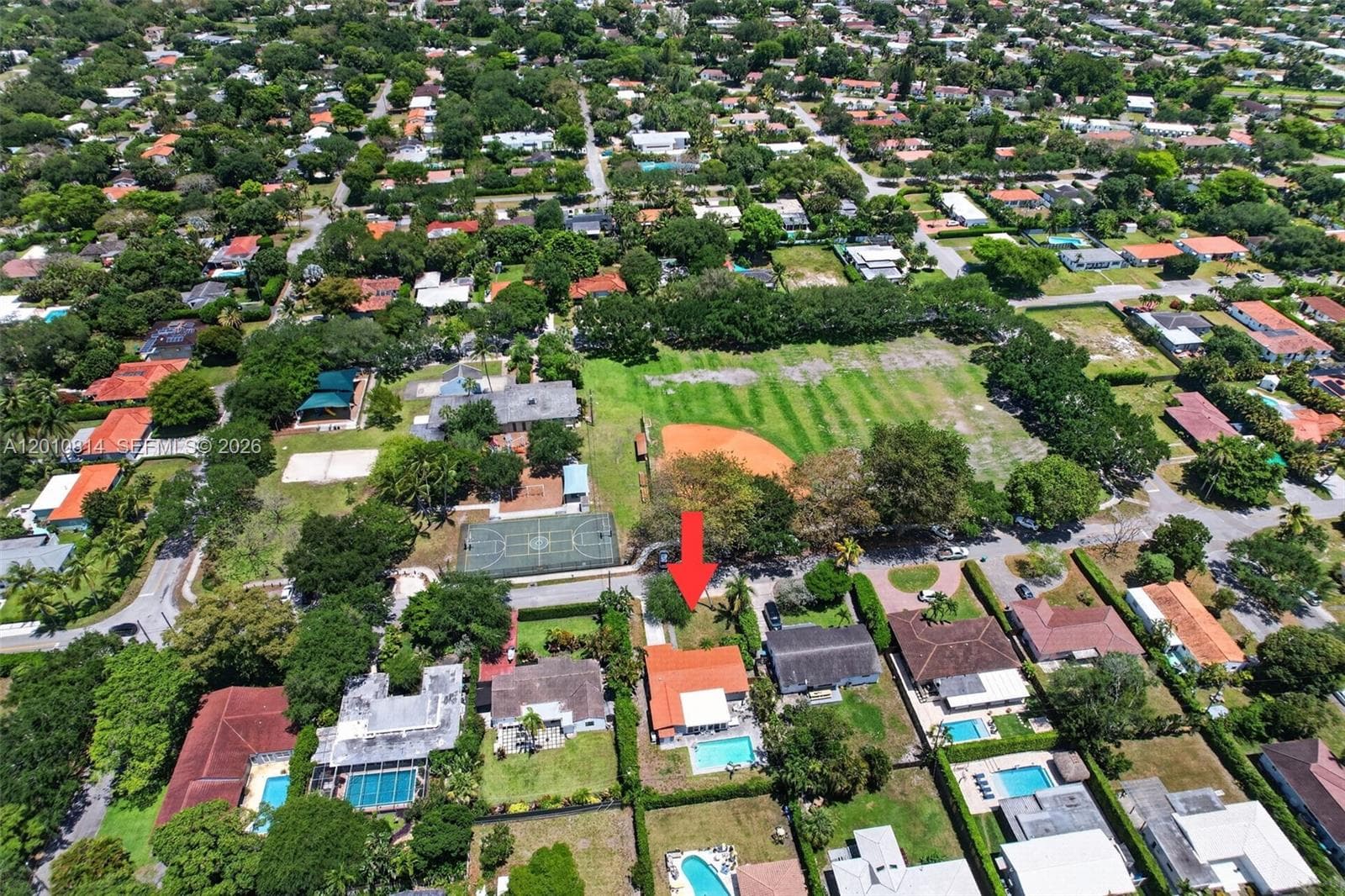 11400 NE 9th Ave, Biscayne Park FL 33161 — 32