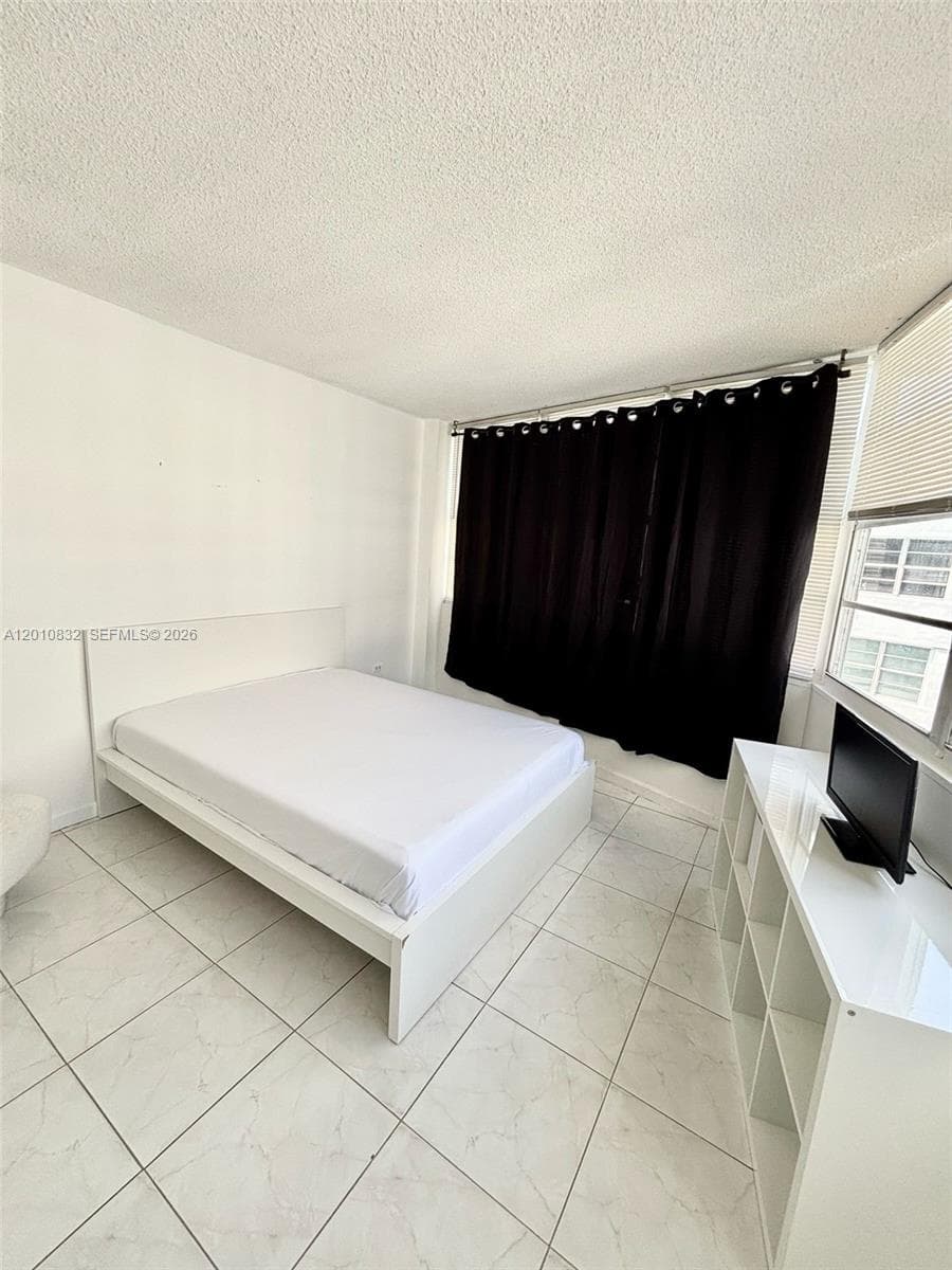 905 Brickell Bay Dr # 1824, Miami FL 33131 — 22