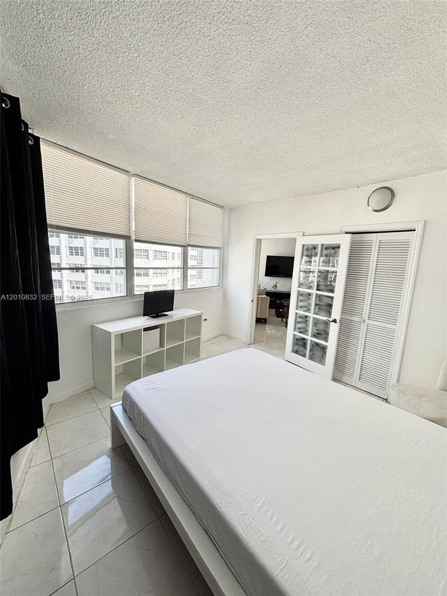 905 Brickell Bay Dr # 1824, Miami FL 33131 — 21