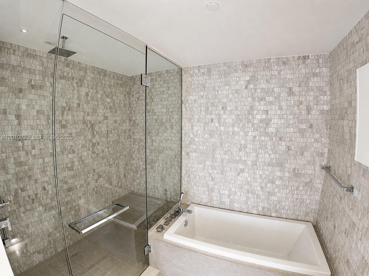 88 SW 7th St # 2206, Miami FL 33130 — 28