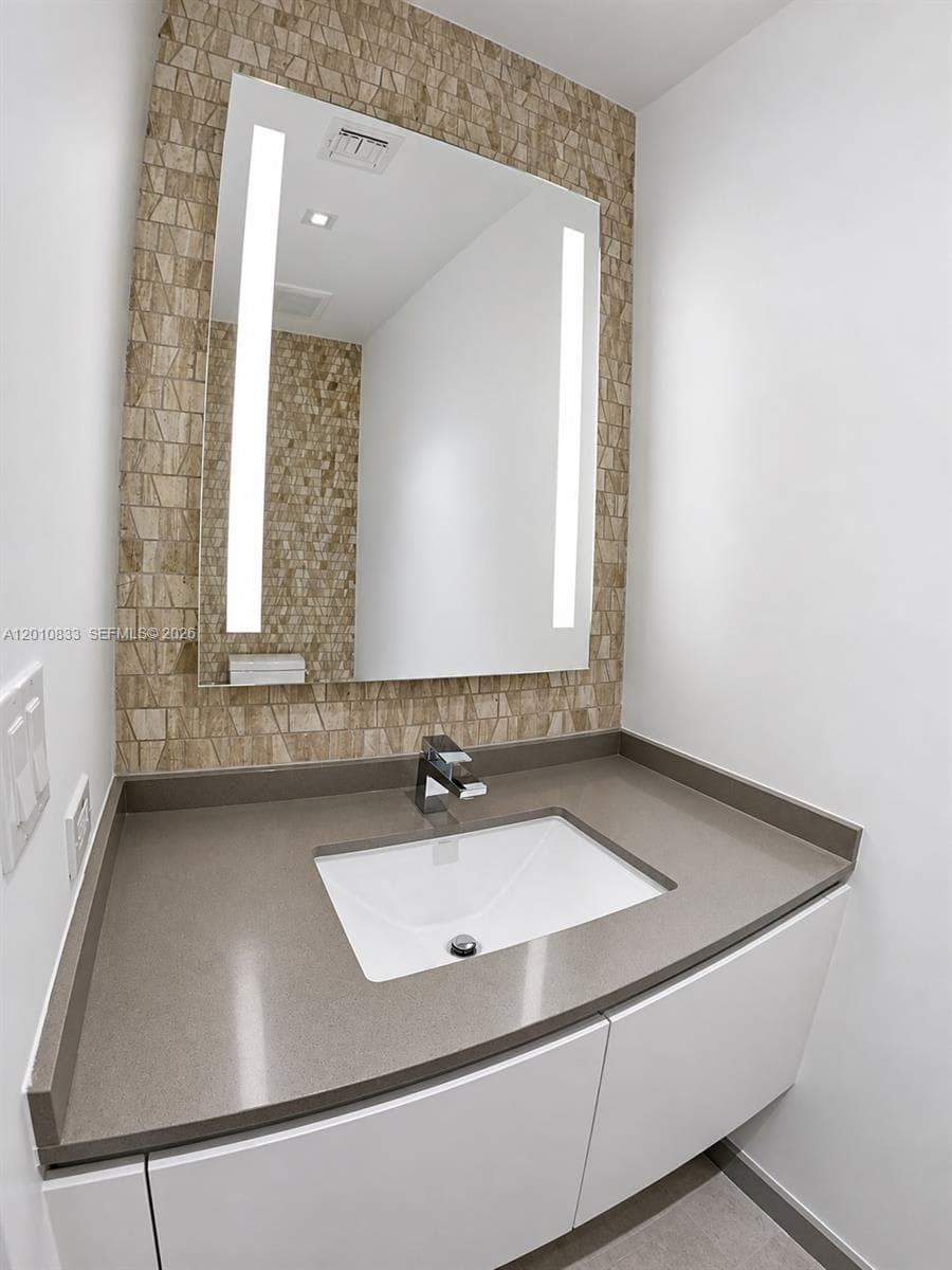88 SW 7th St # 2206, Miami FL 33130 — 19