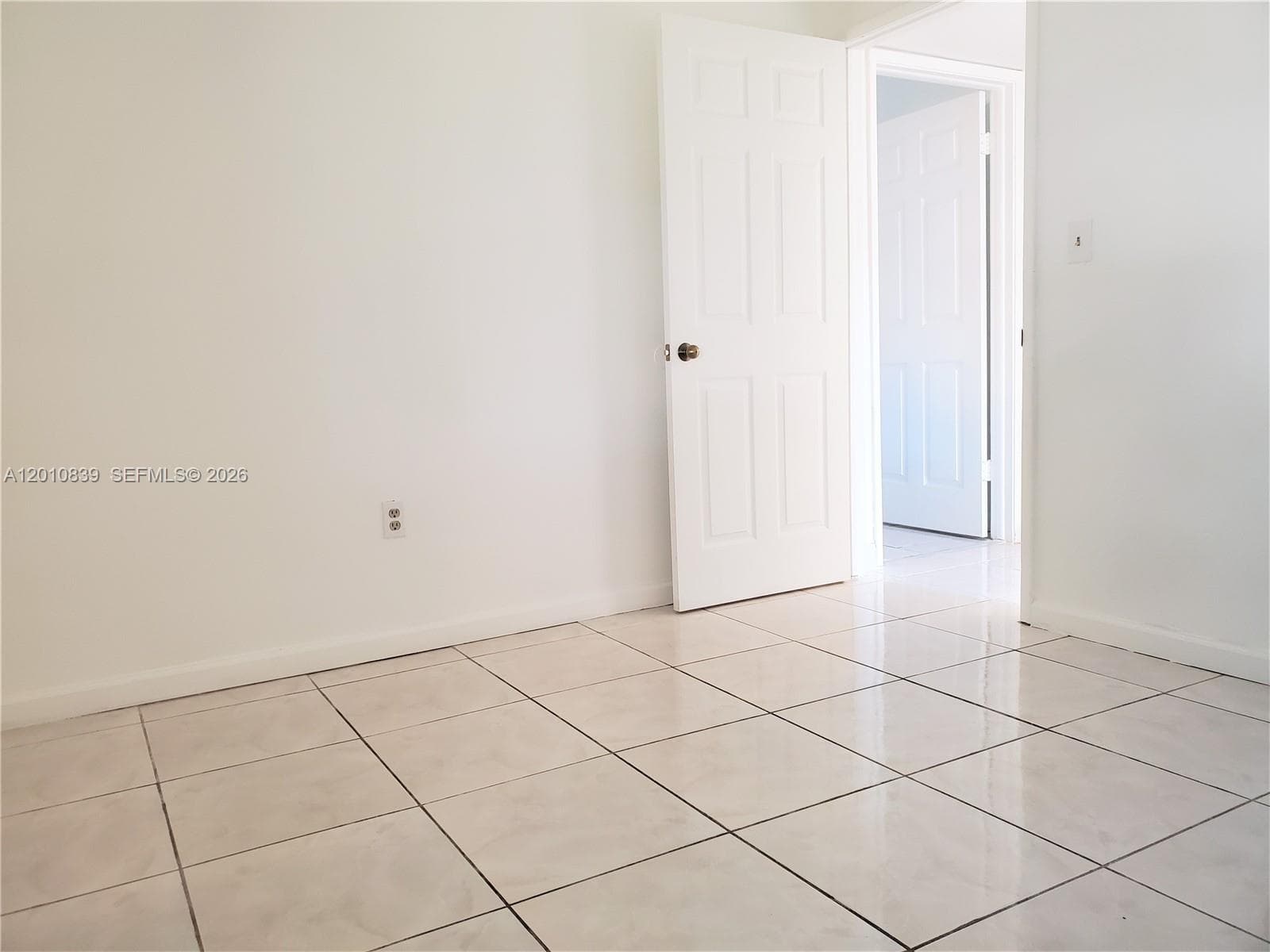 10020 NW 9th St Cir # 102, Miami FL 33172 — 12