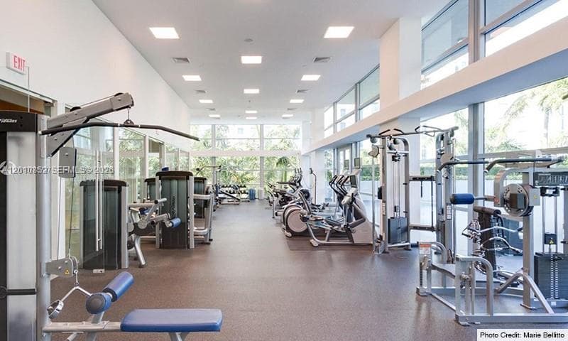2950 NE 188th St # 406, Aventura FL 33180 — 25