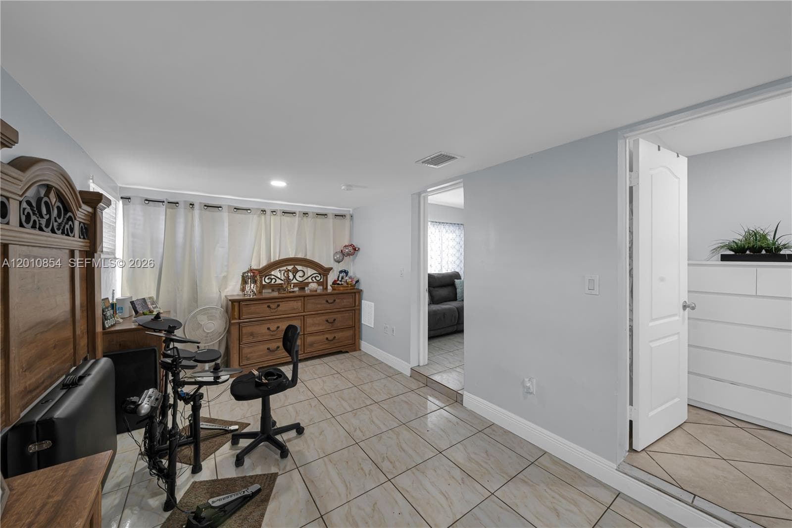 11021 SW 4th St, Sweetwater FL 33174 — 14