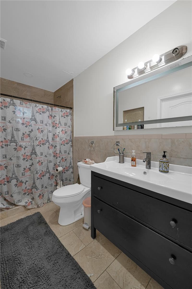 11021 SW 4th St, Sweetwater FL 33174 — 40