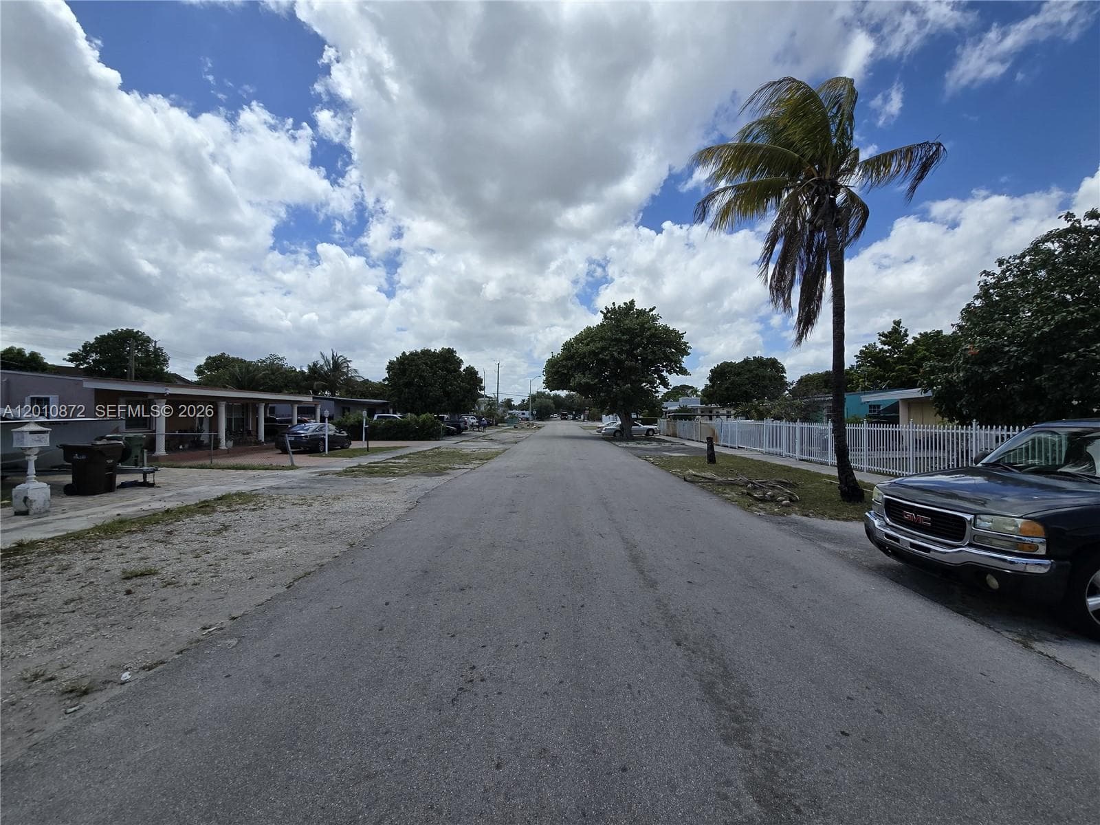 1051 E 18th St, Hialeah FL 33013 — 33