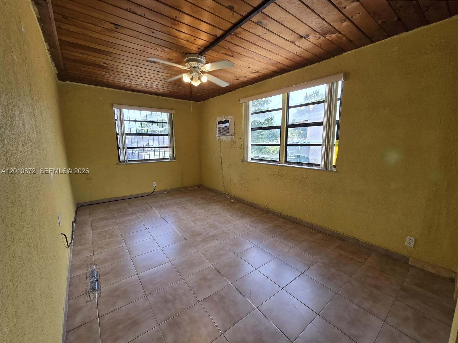 1051 E 18th St, Hialeah FL 33013 — 15