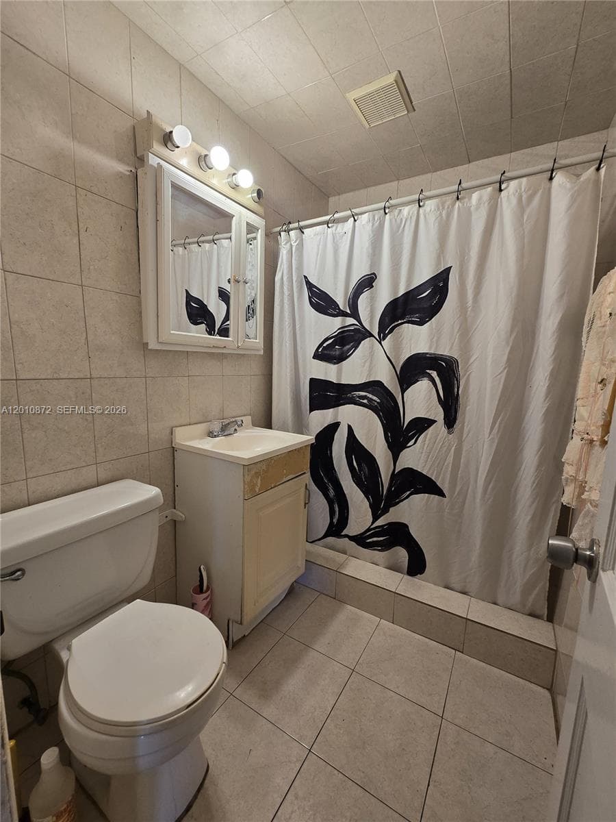 1051 E 18th St, Hialeah FL 33013 — 8